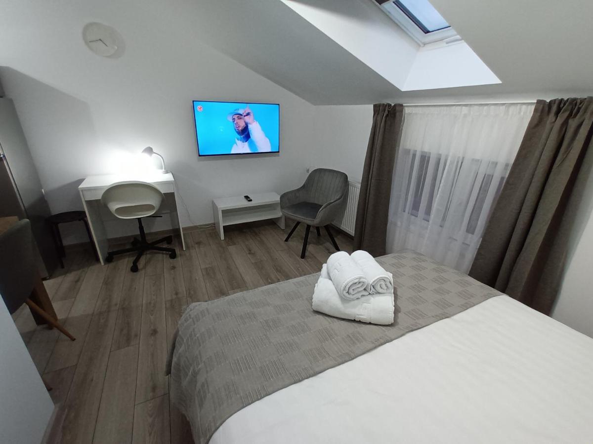 Old Town Studio Apartments Baia Mare Bagian luar foto