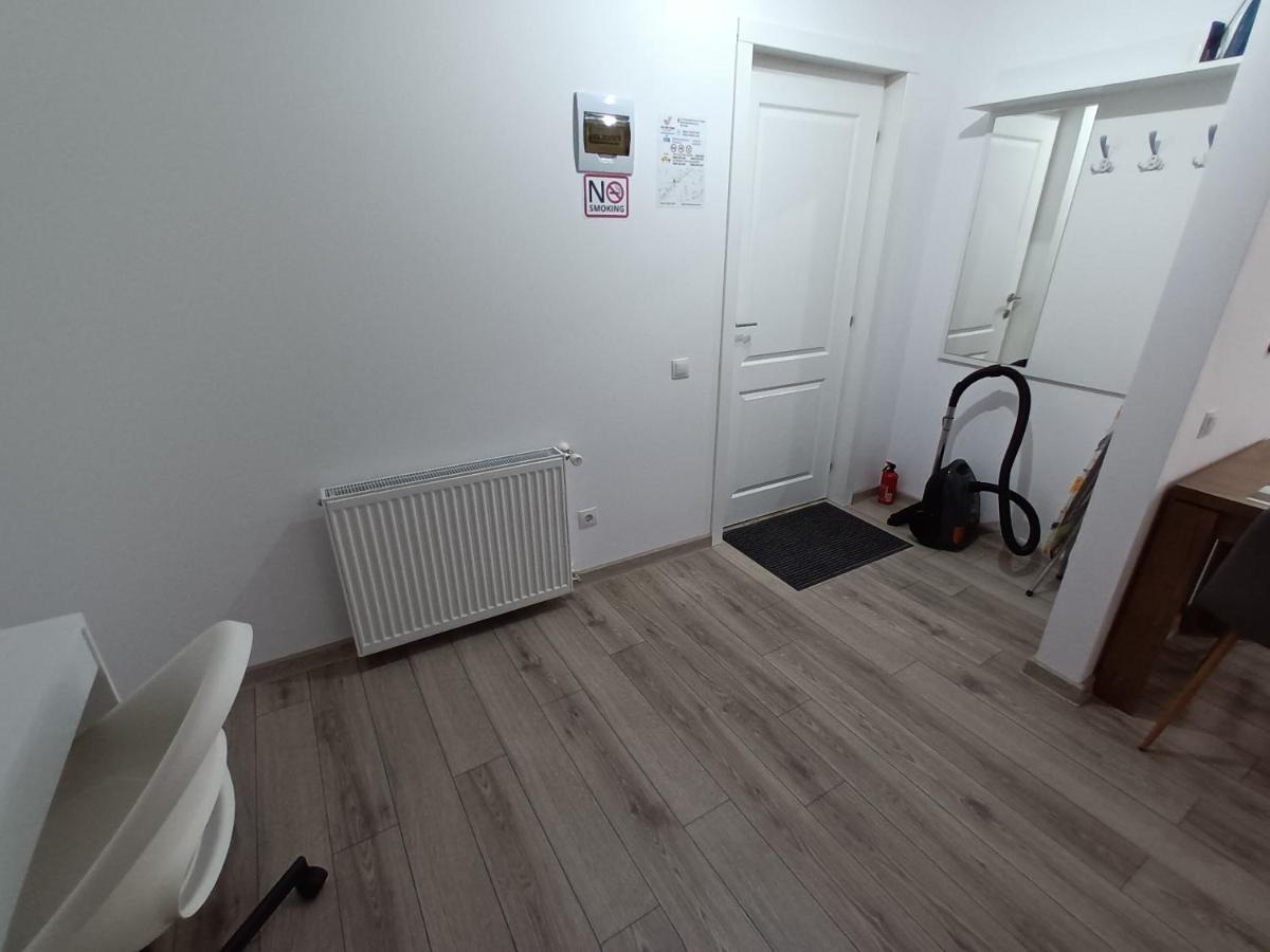 Old Town Studio Apartments Baia Mare Bagian luar foto